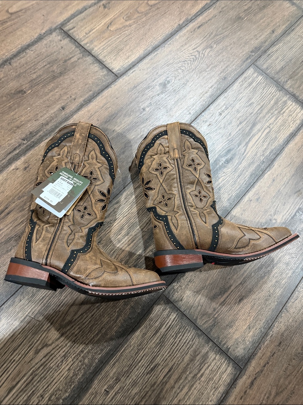 Boot barn Women’s Tan Western Embroidered Heel Boots